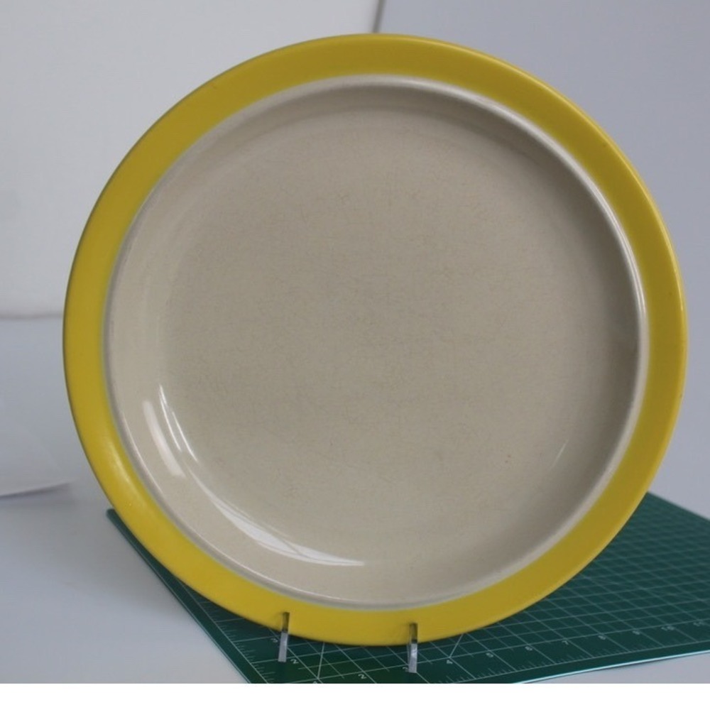 Stonecrest Andre Ponche Sandpebbles Yellow Dinner Plate Stoneware 10.5" Vintage